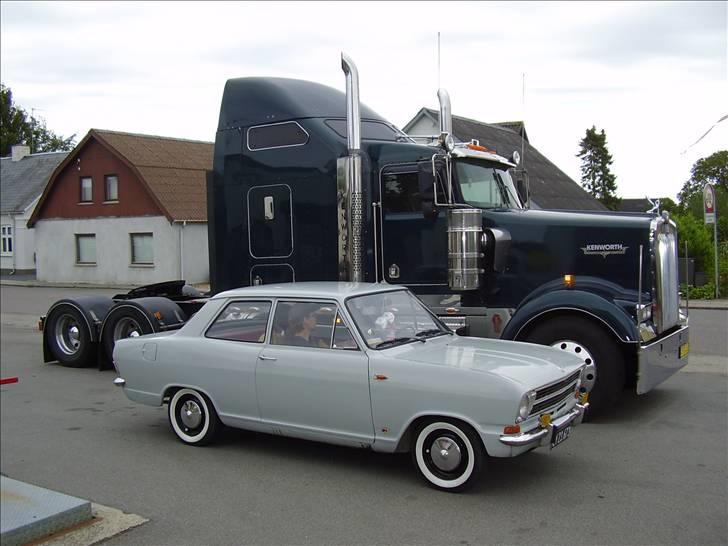 Opel Kadett B - det er godt man ikke køre på "the highway" til verdag billede 15
