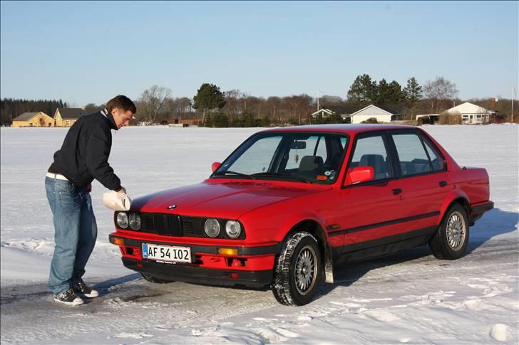 BMW e30 320i billede 2
