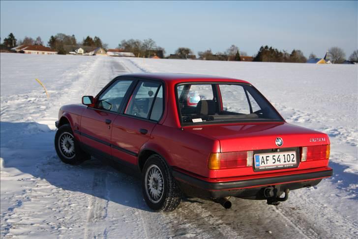 BMW e30 320i billede 8