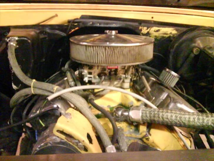 Chevrolet CST/10 - født med en 400 cui motor, men senere lagt en 454 cui i den billede 6