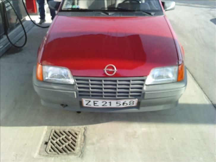 Opel Kadett E  - På tanken . billede 7