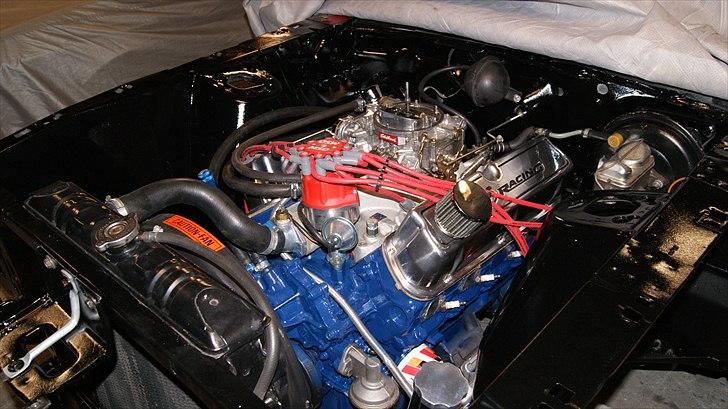 Ford Mustang 68 HT - motorum malet og motor kommet i billede 16