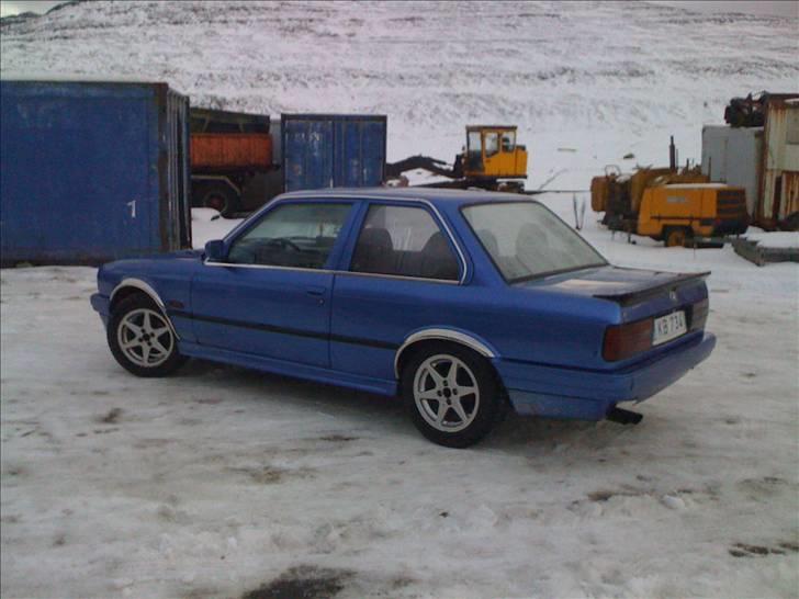BMW E30 325i SOLGT billede 3
