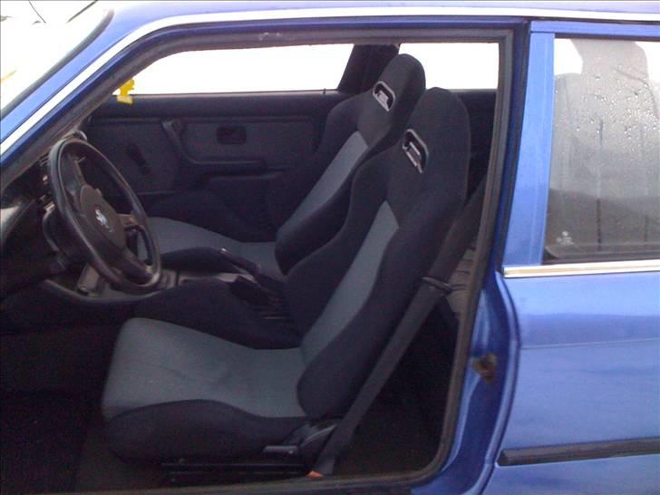 BMW E30 325i SOLGT billede 8