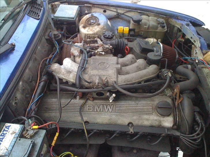 BMW E30 325i SOLGT billede 9