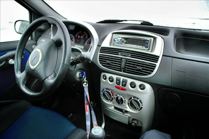 Fiat Punto 1,2 16v (SOLGT) billede 10