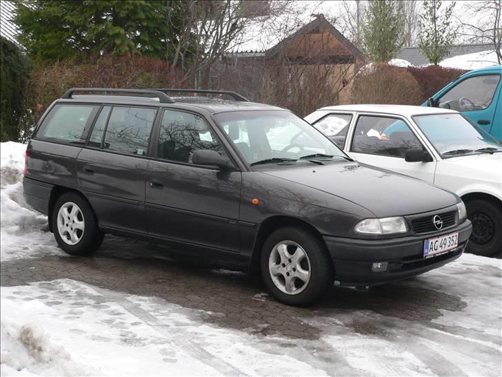 Opel astra F caravan billede 1