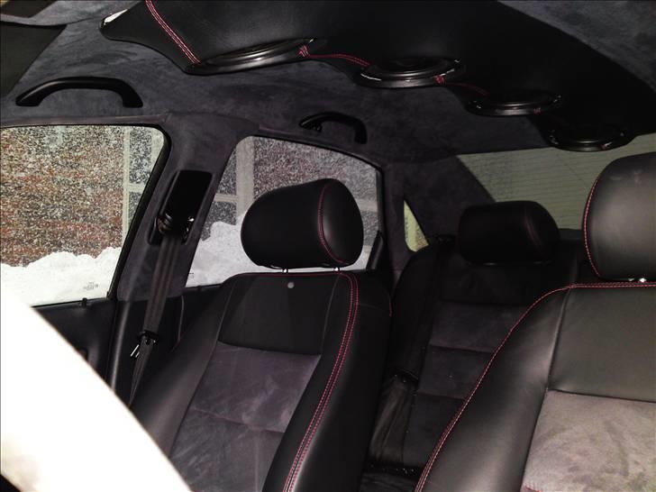 Audi A4 B5 - udbygningen af loftet med højttalere billede 2