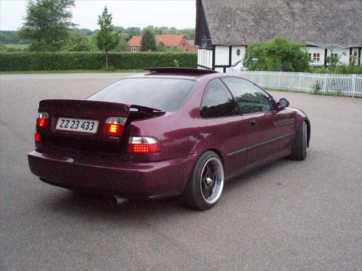 Honda CIVIC COUPE "SOLGT" billede 4