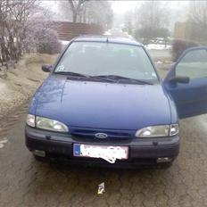 Ford Mondeo 1,8i solgt