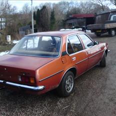 Opel ascona b berlina