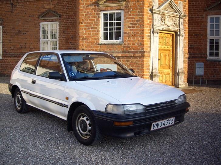 Toyota .* Corolla 1,3 XL *. billede 1