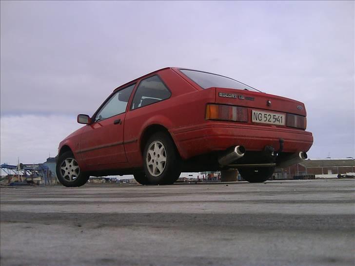 Ford escort ( totalskadet) billede 2