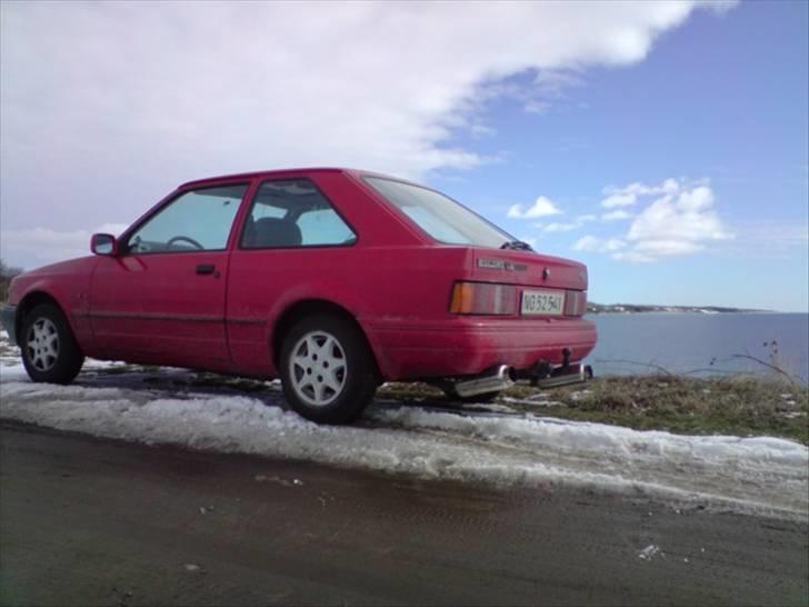 Ford escort ( totalskadet) billede 7