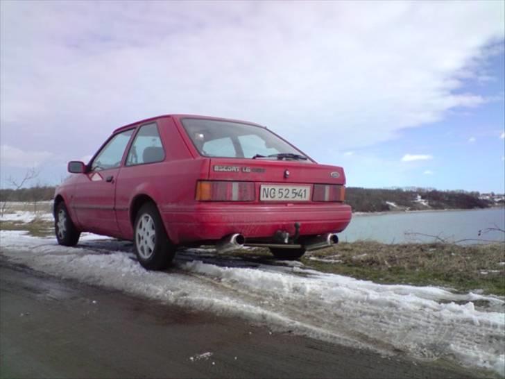 Ford escort ( totalskadet) billede 8
