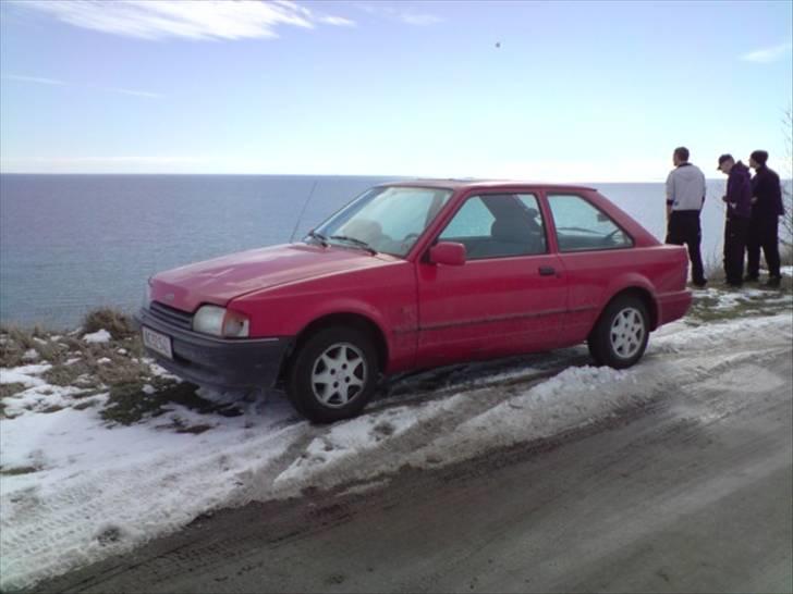 Ford escort ( totalskadet) billede 9