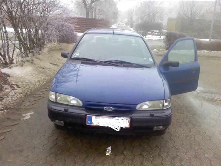 Ford Mondeo 1,8i solgt billede 1