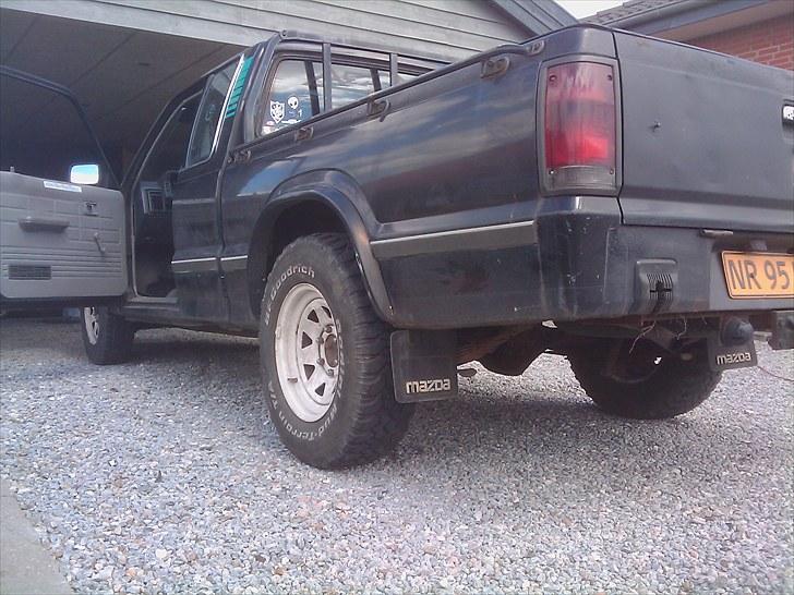 Mazda B2200 Pick-up billede 3