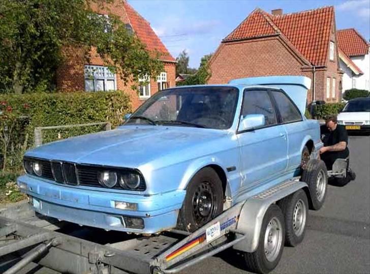 BMW 320i *SOLGT* billede 1