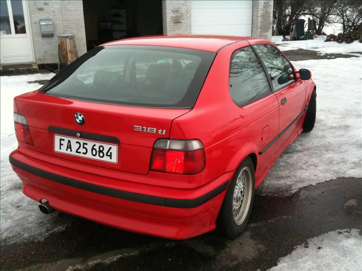 BMW 318ti billede 3