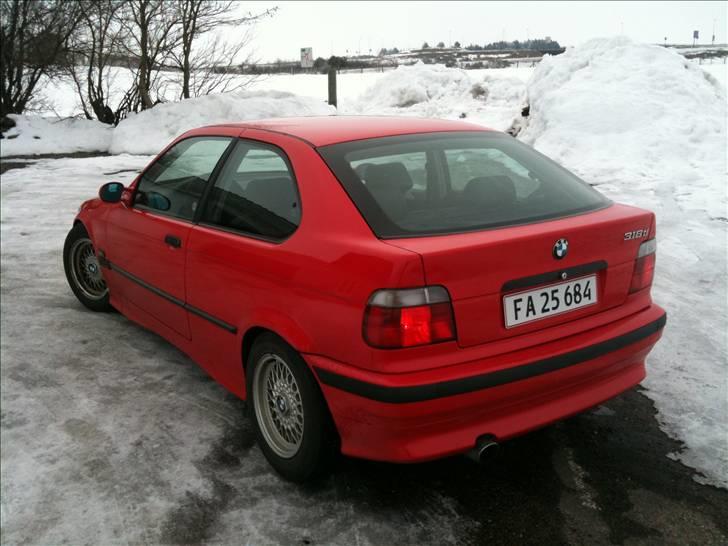 BMW 318ti billede 4