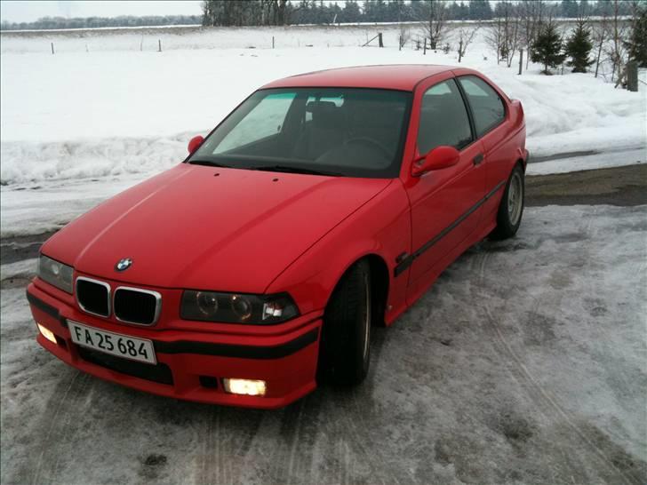 BMW 318ti billede 5