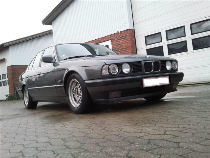 BMW e34 535i - Den er sku pæn billede 1