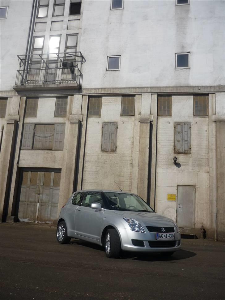 Suzuki Swift DDiS * solgt * - Close up!  billede 18