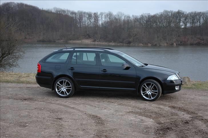 Skoda Octavia Combi Elegance - Så kom sommerfælgene på. =) billede 1