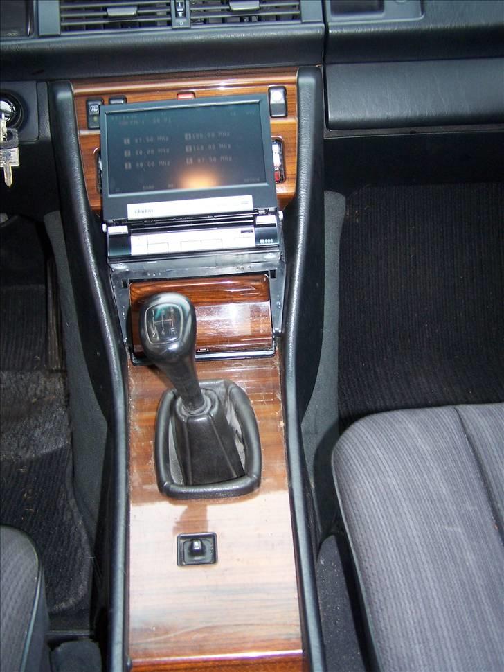 Mercedes Benz E-klasse W124 250D *solgt billede 9