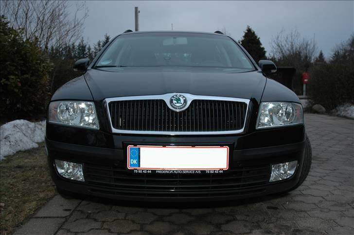 Skoda Octavia Combi Elegance - Set forfra billede 8