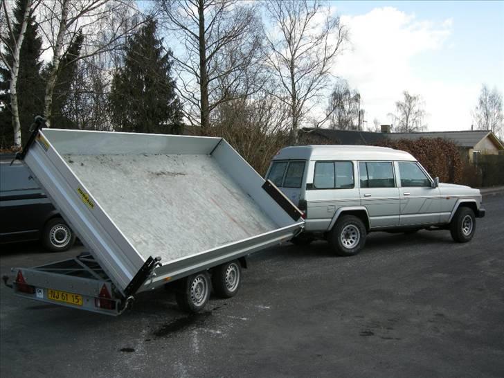 Nissan patrol bus billede 2