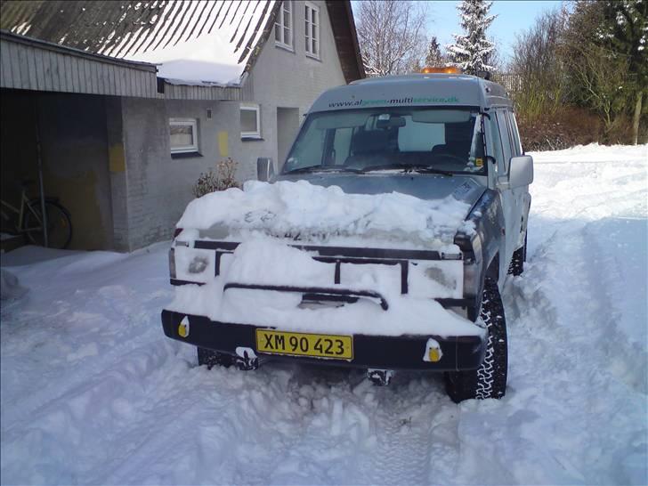 Nissan patrol bus billede 8