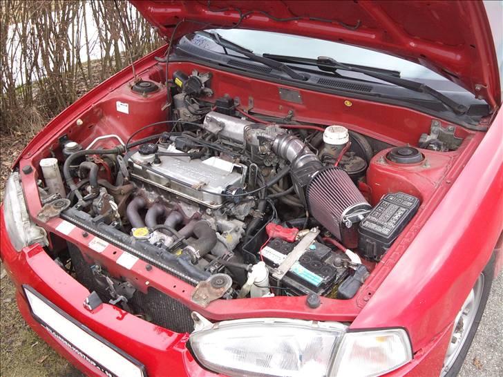 Mitsubishi Colt 1,6 GLX - Mortor rummet (; billede 5