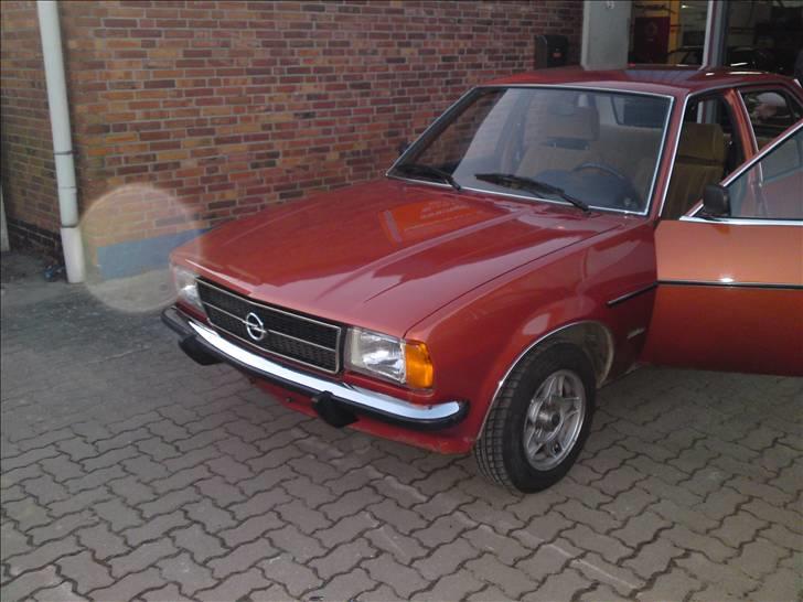 Opel ascona b berlina billede 7