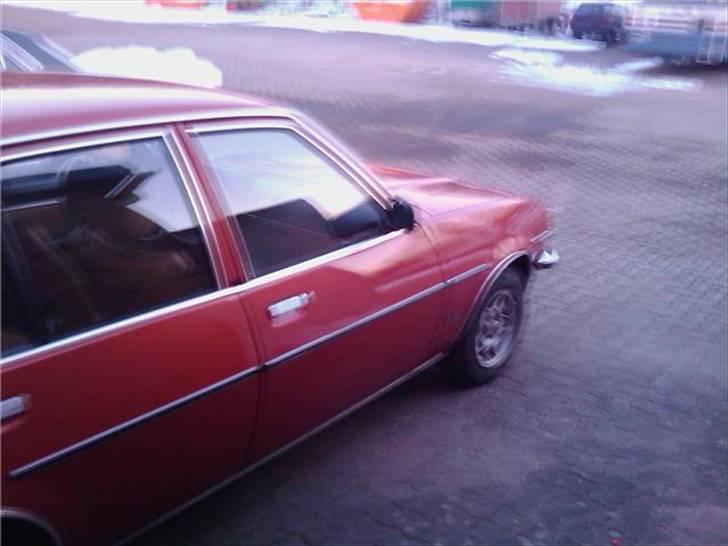 Opel ascona b berlina billede 8