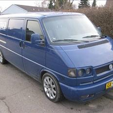 VW Transporter 2.5 TDI solgt