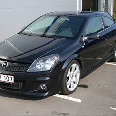 Opel Astra GTC OPC