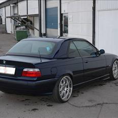 BMW e36 325i cab