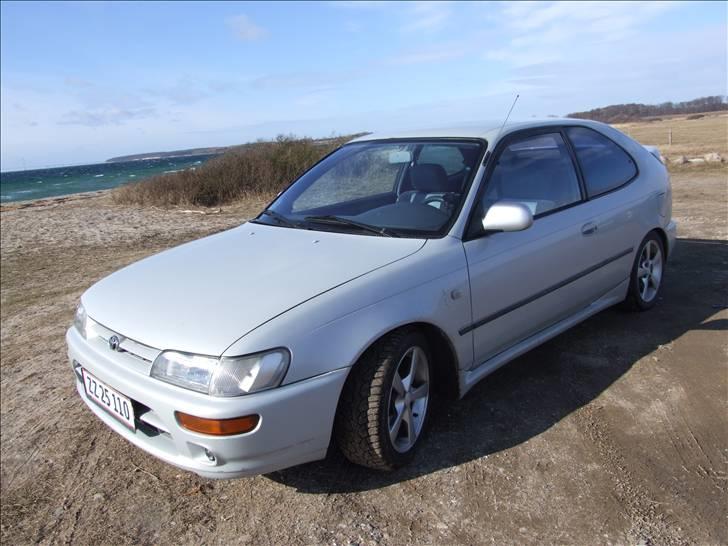 Toyota Corolla 1.6 16V XLi "Død" billede 2