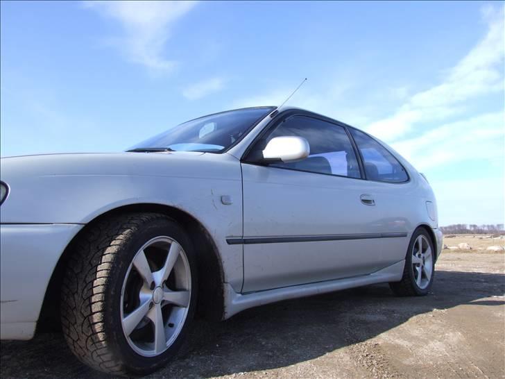 Toyota Corolla 1.6 16V XLi "Død" billede 3