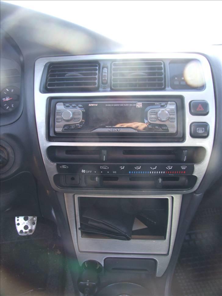 Toyota Corolla 1.6 16V XLi "Død" billede 8