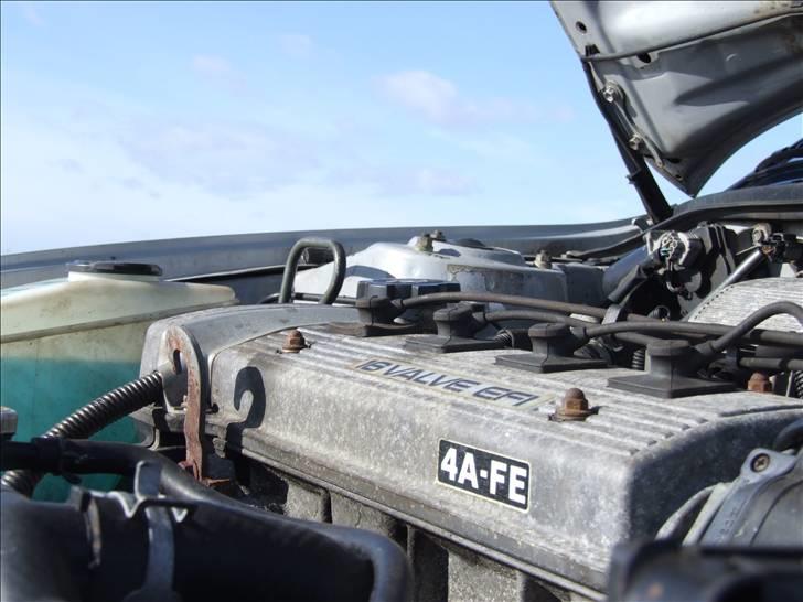 Toyota Corolla 1.6 16V XLi "Død" billede 11