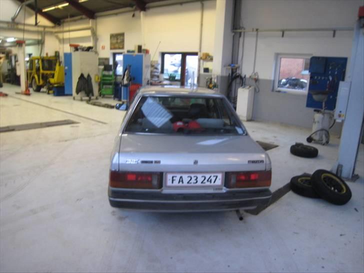Mazda 323 LX projekt (solgt) billede 2