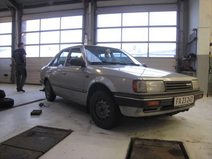 Mazda 323 LX projekt (solgt) billede 3