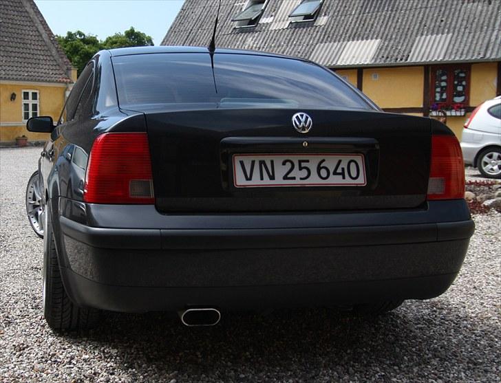 VW Passat 1.8T limo "Solgt" - Ny udstødning som kom på bilen kort tid efter jeg fik den. billede 5