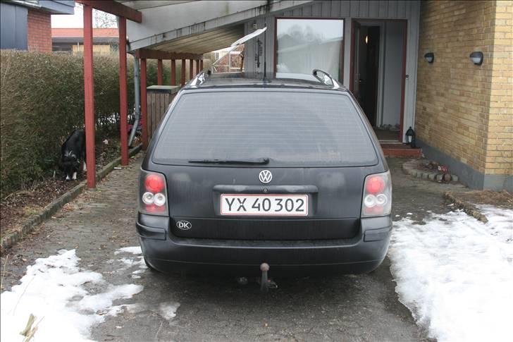 VW passat  TOTAL SKADET billede 3