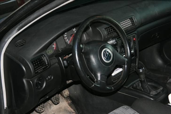 VW passat  TOTAL SKADET billede 6