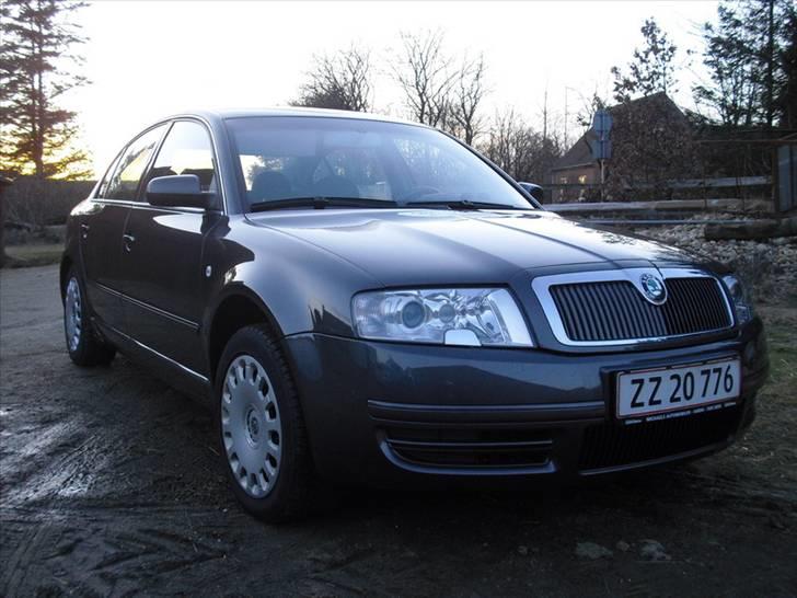 Skoda Superb TDi - efter turen til maler billede 12