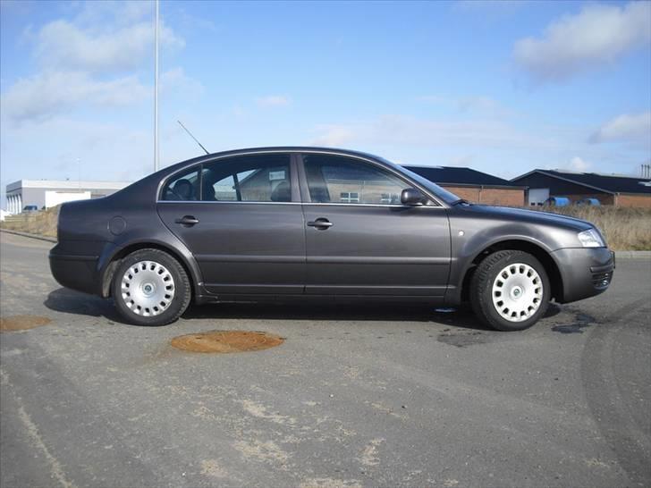 Skoda Superb TDi - efter turen til maler billede 15